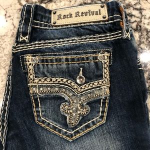 LIKE NEW Rock Revival Capri Jeans